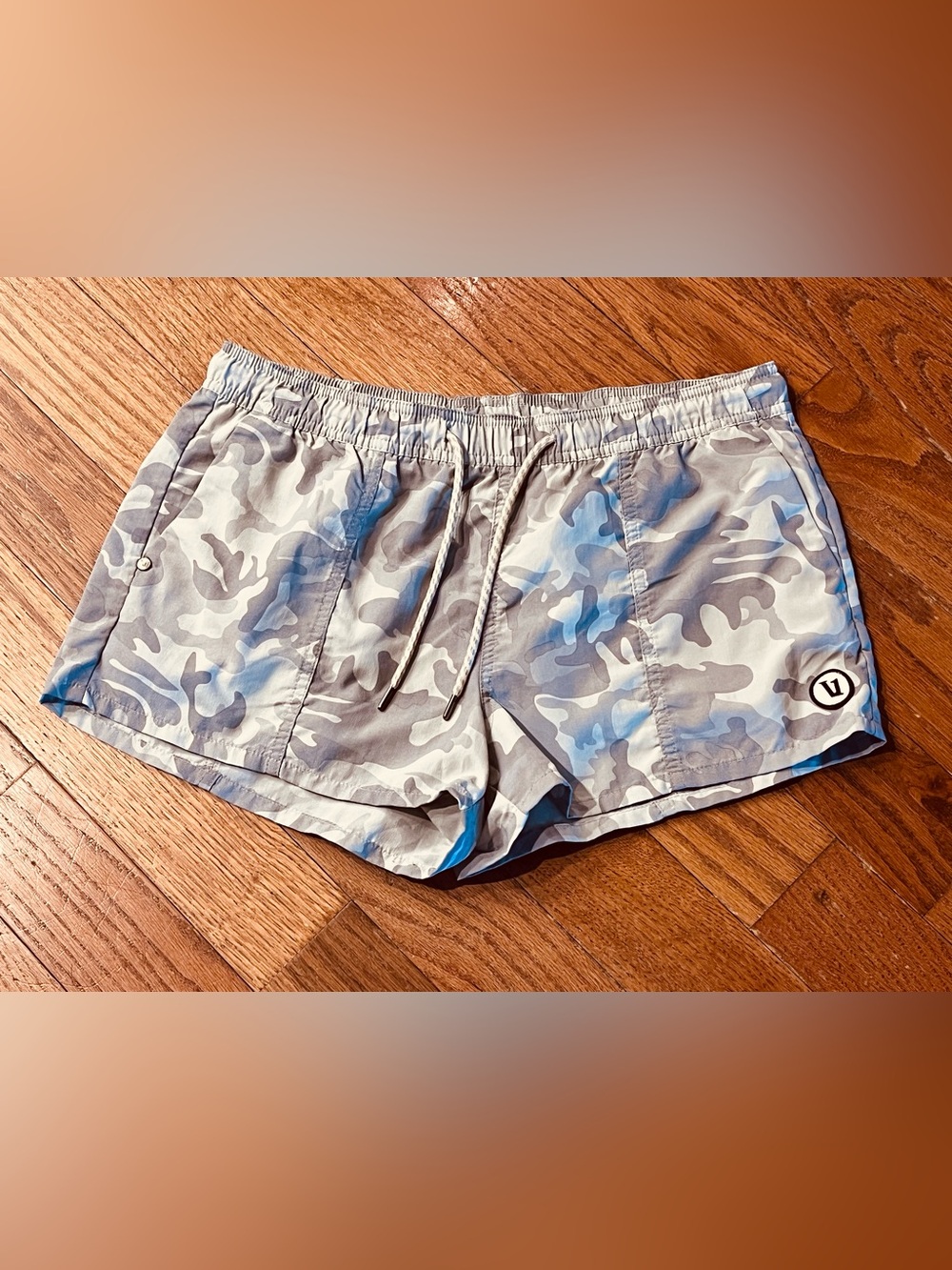 Vuori Pale Gray Camo Active Shorts - Medium